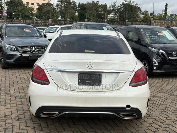 Mercedes-Benz C200 2021