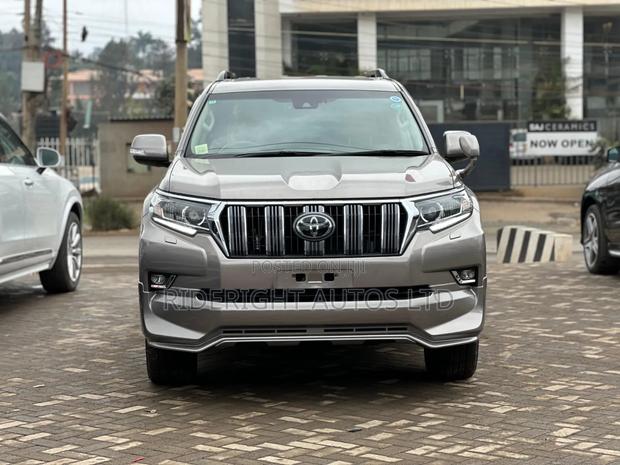 Toyota Land Cruiser Prado 2020 Ivory