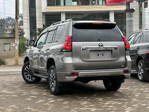 Toyota Land Cruiser Prado 2020 Ivory