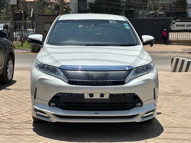 Toyota Harrier 2019