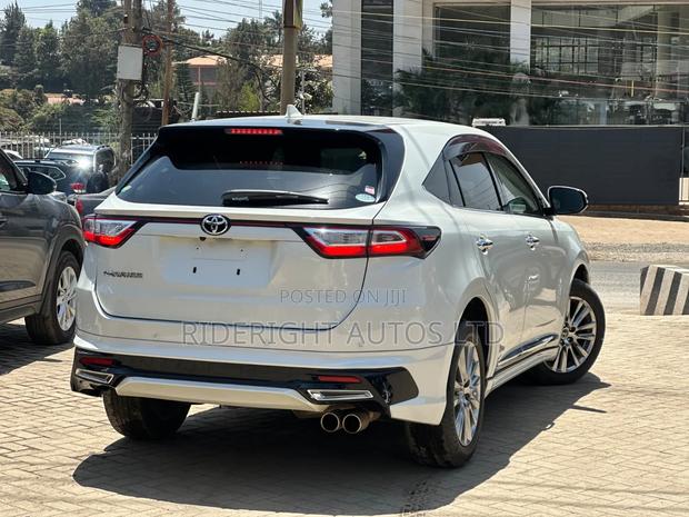 Toyota Harrier 2019