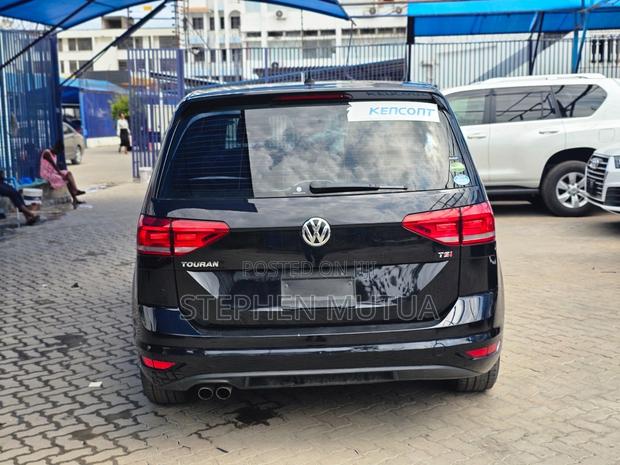 Volkswagen Touran 2019 Black