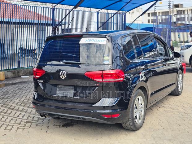 Volkswagen Touran 2019 Black