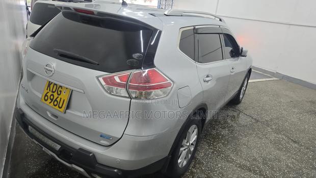 Nissan X-Trail 2015 Silver