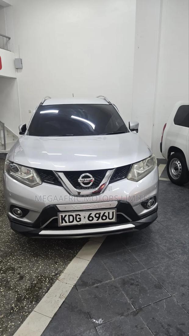 Nissan X-Trail 2015 Silver