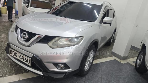 Nissan X-Trail 2015 Silver