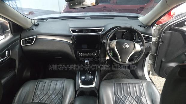 Nissan X-Trail 2015 Silver