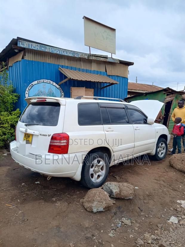 Toyota Kluger 2004 White