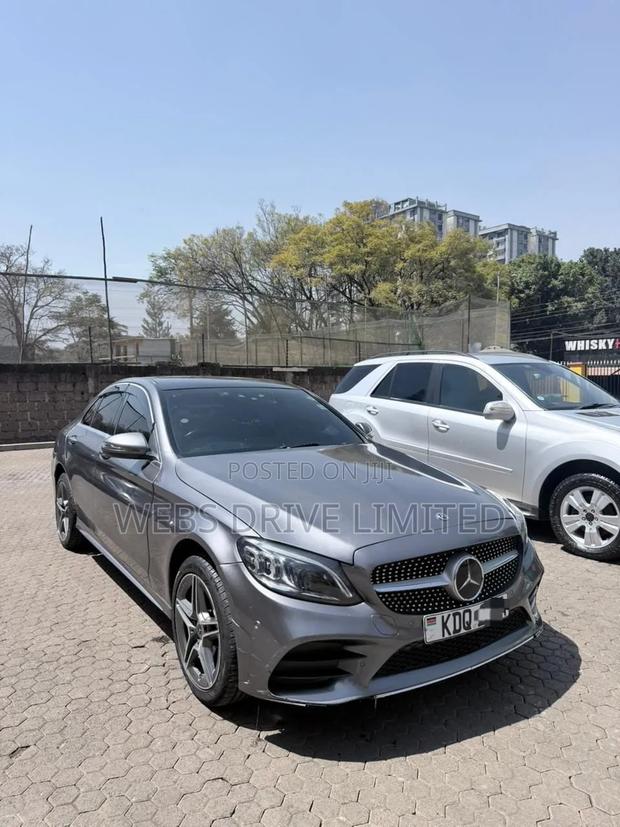 Mercedes-Benz C200 2018 Gray