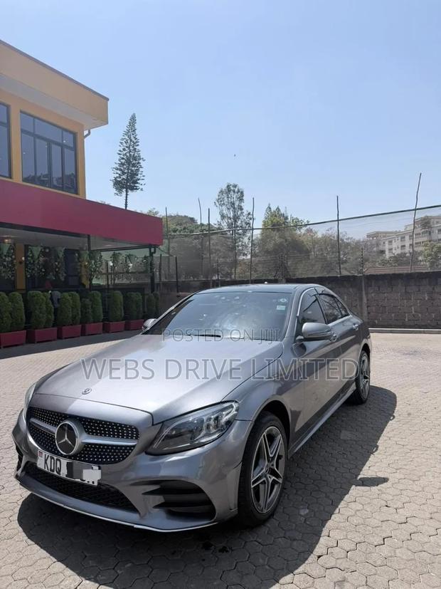 Mercedes-Benz C200 2018 Gray