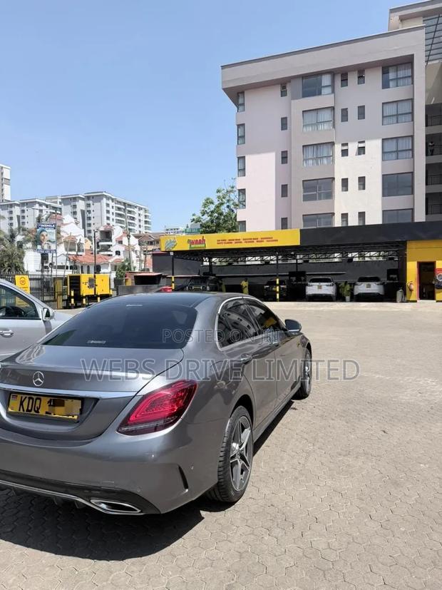 Mercedes-Benz C200 2018 Gray