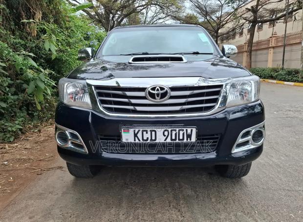 Toyota Hilux 2012 Black
