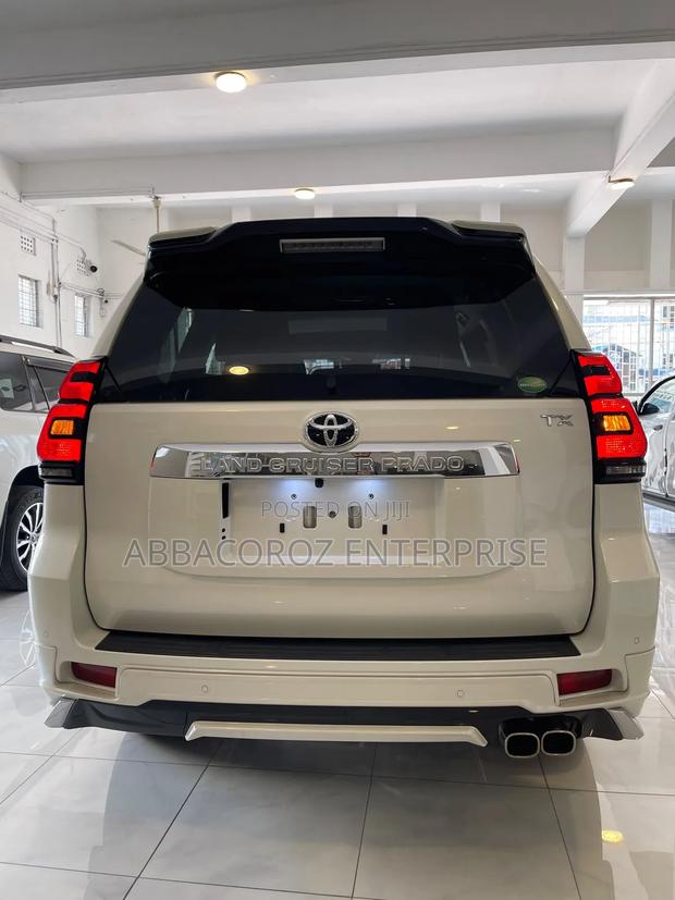Toyota Land Cruiser Prado 2019 White