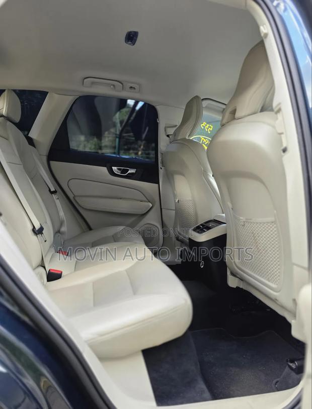 Volvo XC60 2020 Blue