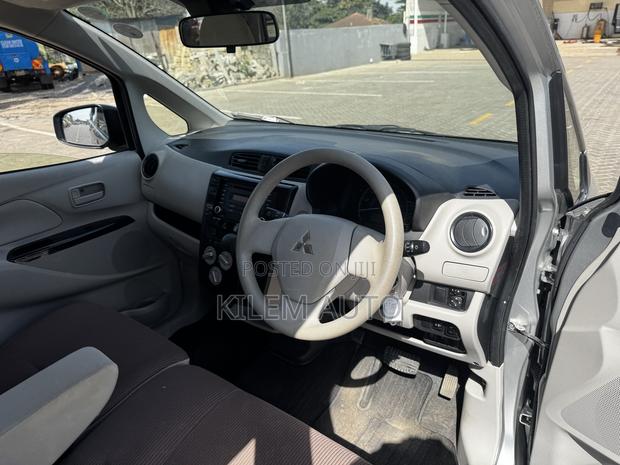 Mitsubishi EK Wagon 660 FWD 2019 Silver