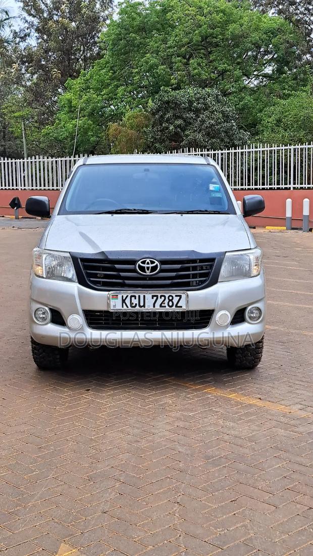 Toyota Hilux 2.5 D-4D SRX 2012 Silver