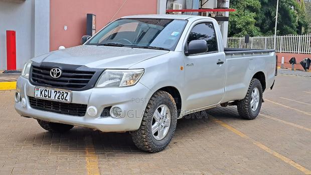 Toyota Hilux 2.5 D-4D SRX 2012 Silver
