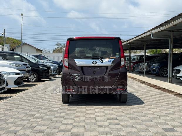 Toyota Roomy 2019 Brown