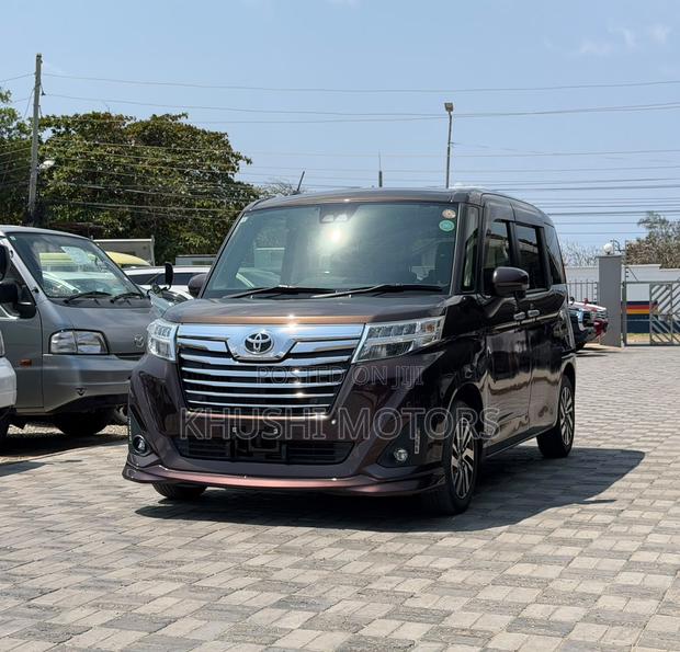 Toyota Roomy 2019 Brown