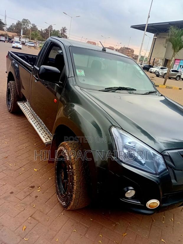 Isuzu D-MAX 2023 Black