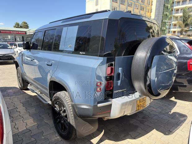 Land Rover Defender 2022 Blue