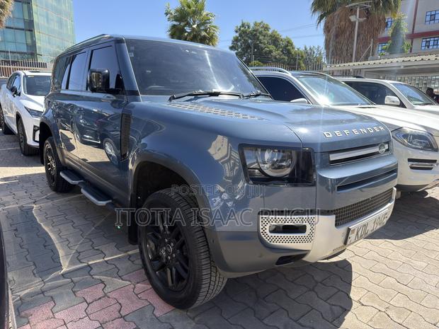 Land Rover Defender 2022 Blue