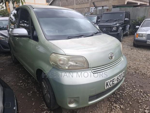 Toyota Porte 2008 Green