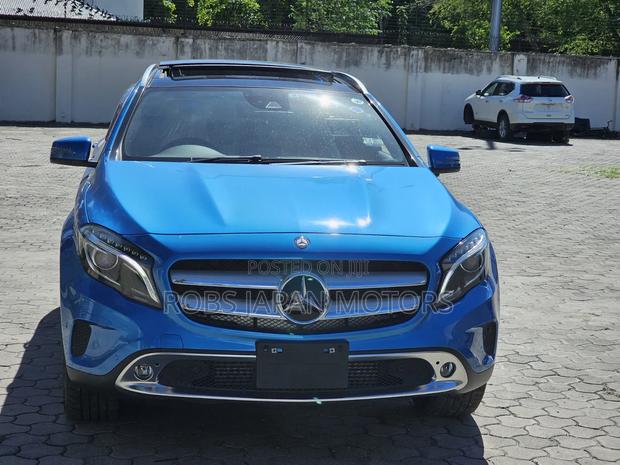 Mercedes-Benz GLA 250 2019 Blue
