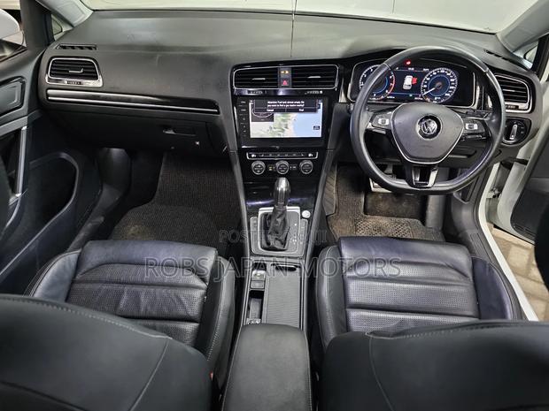 Volkswagen Golf 1.4T SE FWD 2019 Pearl