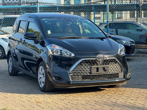 Toyota Sienta 1.5 FWD 2019 Brown