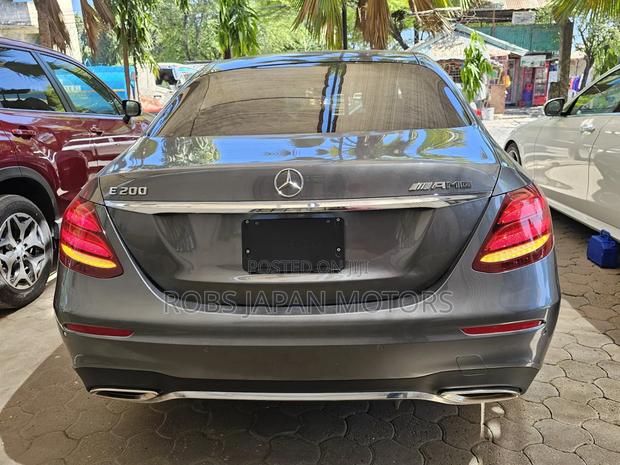Mercedes-Benz E200 2018 Gray