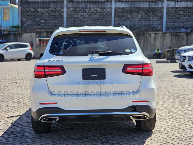 Mercedes-Benz GLC-Class 2018 Off white
