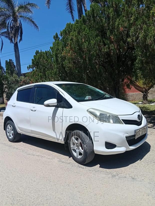 Toyota Vitz 2014 White