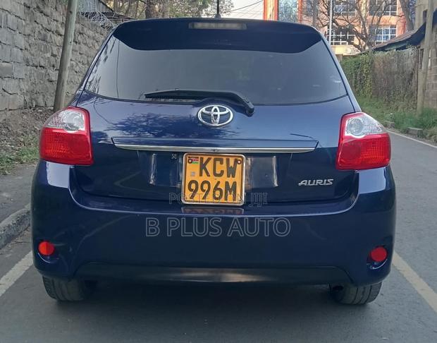 Toyota Auris 2012 Blue