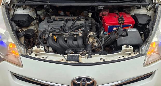 Toyota Ractis 2012 White