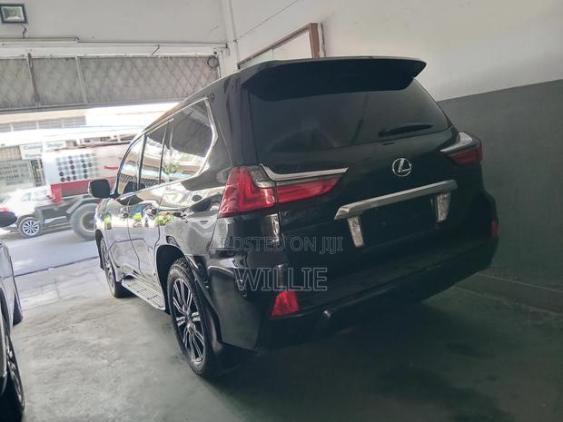 Lexus LX 2016 Black