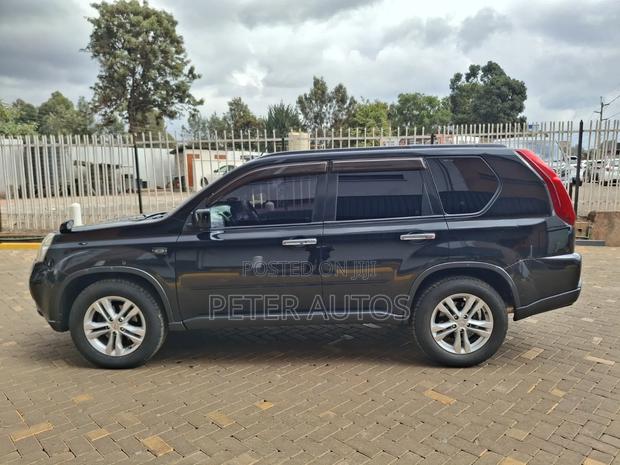 Nissan X-Trail 2.0 Petrol XE 2010 Black