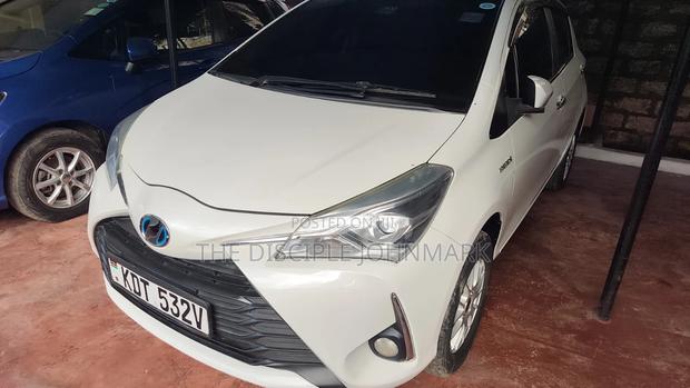 Toyota Vitz 2018 White