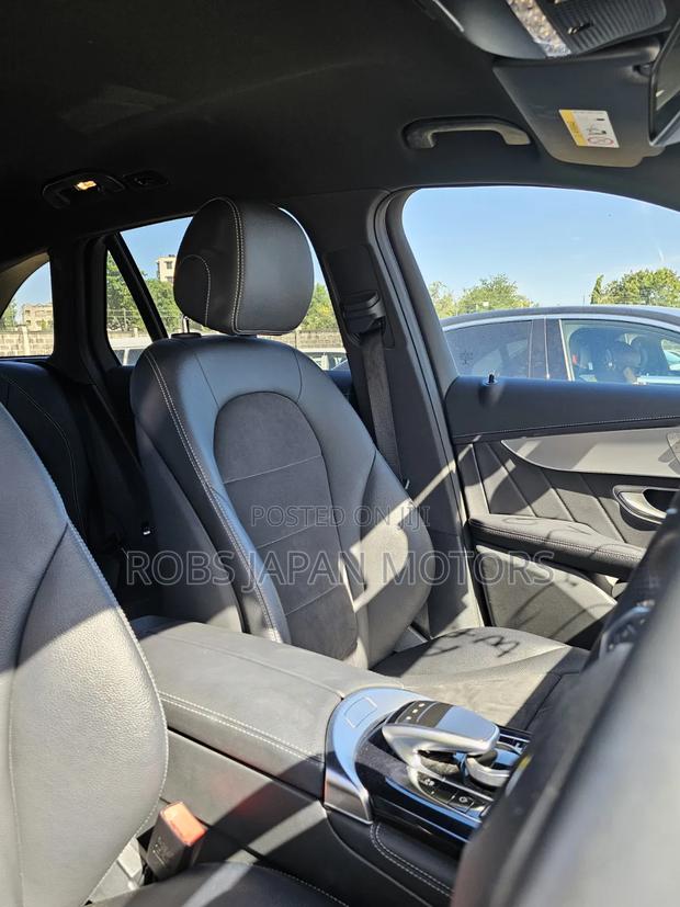 Mercedes-Benz GLC-Class 2018 Off white