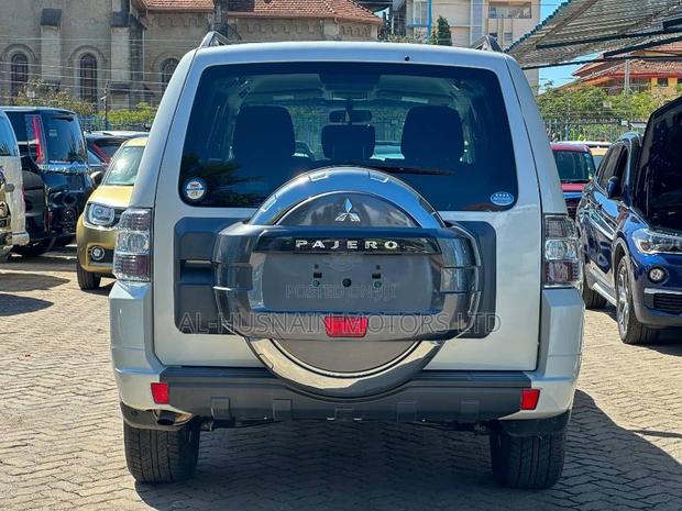 Mitsubishi Pajero V90 3.0 V6 GL 2019 Pearl