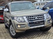 Mitsubishi Pajero V90 3.2 DI-D GL 2019 Gold for sale