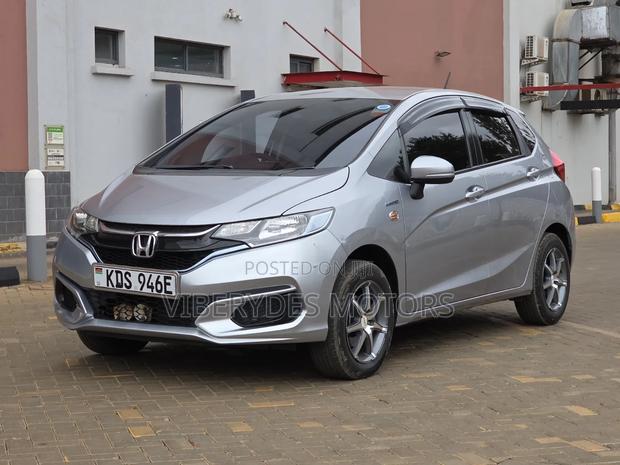 Honda Fit 2017 Silver