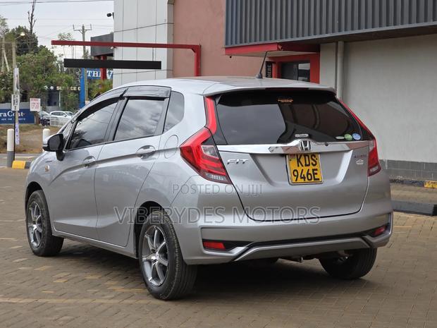 Honda Fit 2017 Silver