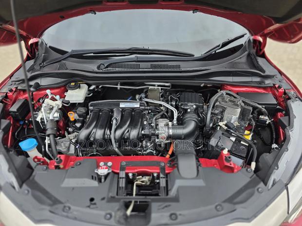 Honda Vezel 2018 Maroon