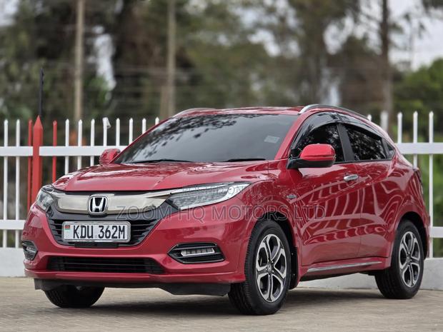 Honda Vezel 2018 Maroon