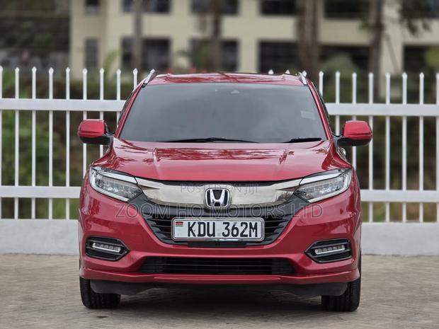 Honda Vezel 2018 Maroon