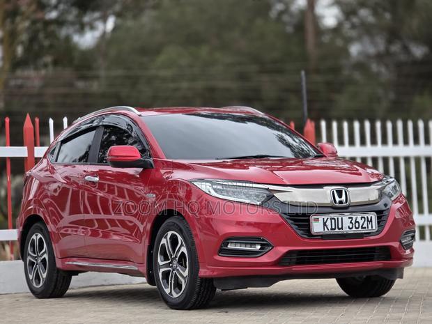 Honda Vezel 2018 Maroon