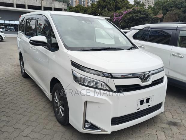 Toyota Voxy V 2WD 7-Seater 2019 White