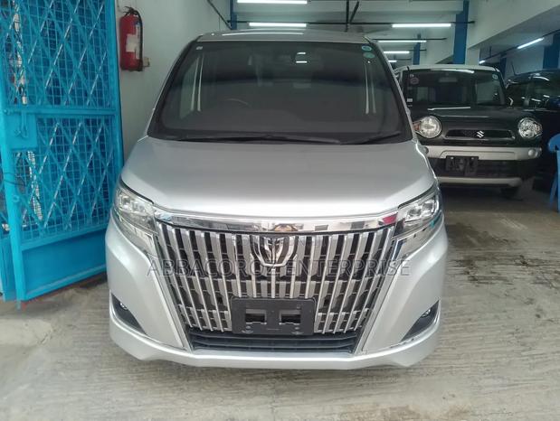 Toyota Esquire 2019 Silver
