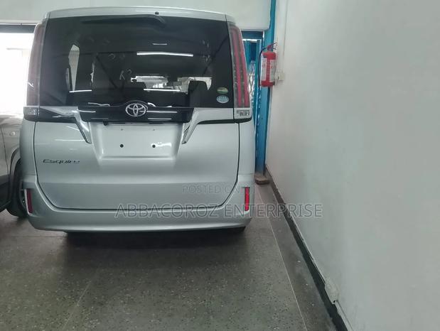 Toyota Esquire 2019 Silver